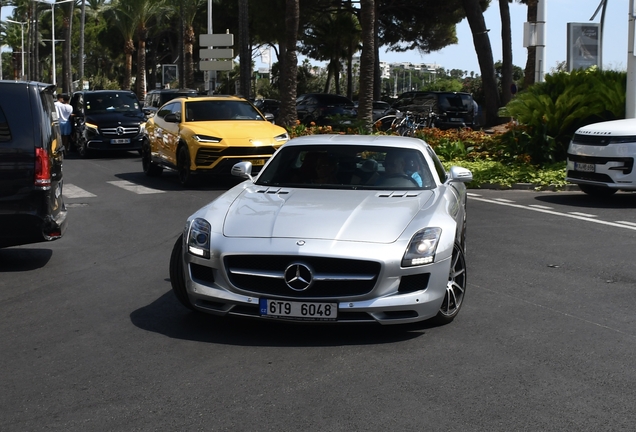 Mercedes-Benz SLS AMG