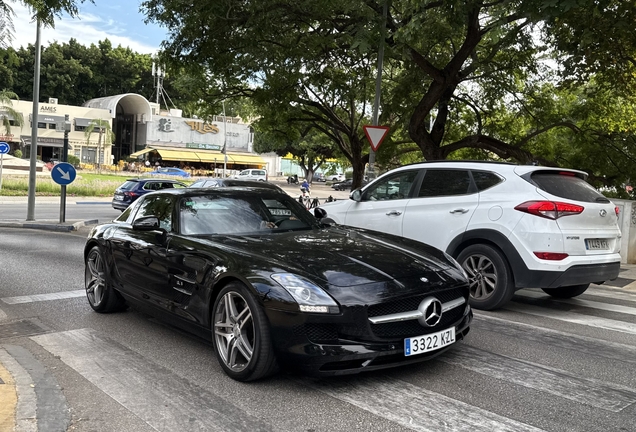 Mercedes-Benz SLS AMG