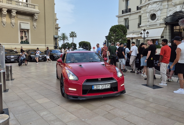 Nissan GT-R HKS GT1000
