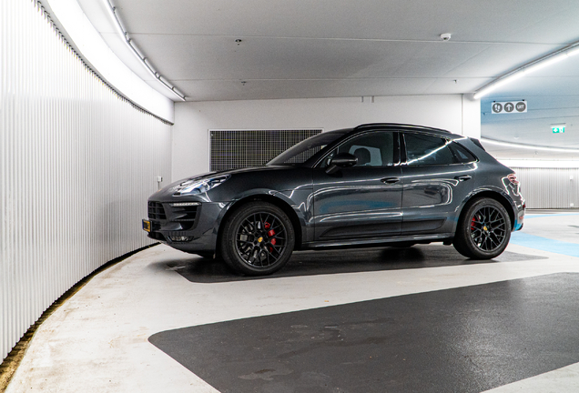 Porsche 95B Macan GTS
