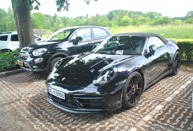 Porsche 992 Carrera 4 GTS Cabriolet