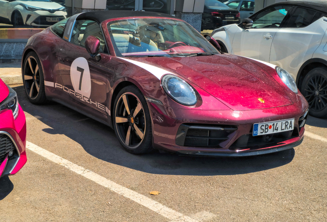 Porsche 992 Targa 4S Heritage Design Edition