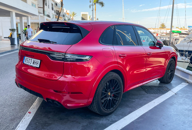 Porsche 9YA Cayenne GTS
