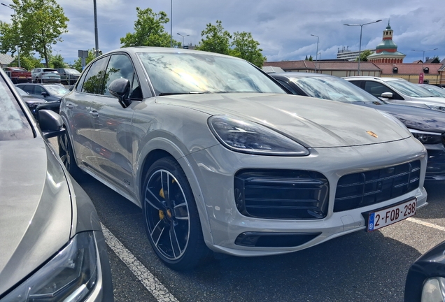 Porsche 9YA Cayenne GTS