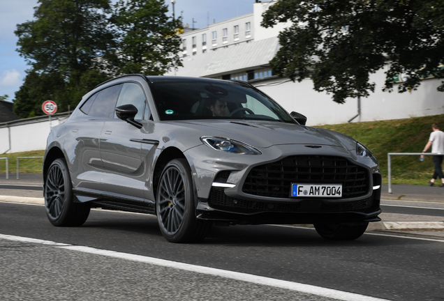 Aston Martin DBX707