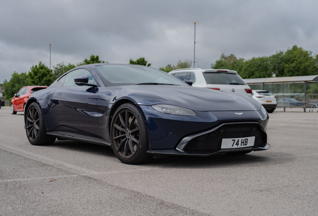 Aston Martin V8 Vantage 2018