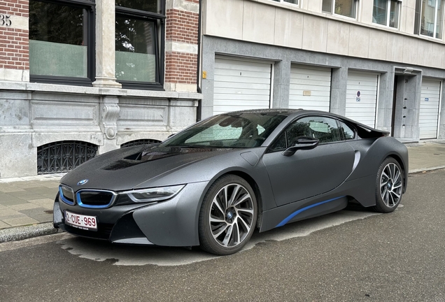 BMW i8
