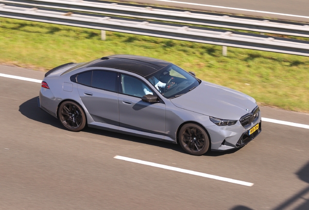 BMW M5 G90
