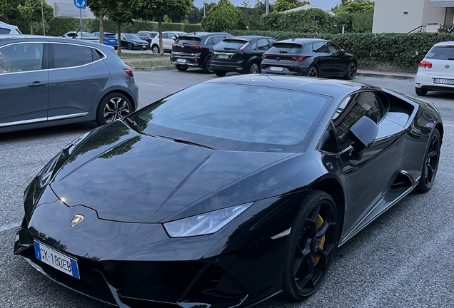 Lamborghini Huracán LP640-4 EVO