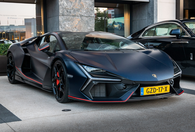 Lamborghini Revuelto