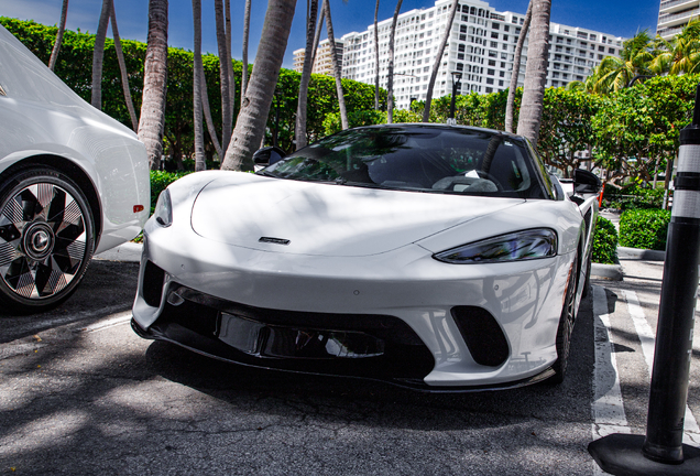 McLaren GT