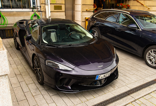 McLaren GT