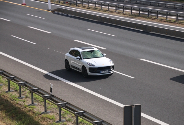 Porsche 95B Macan GTS MkIII
