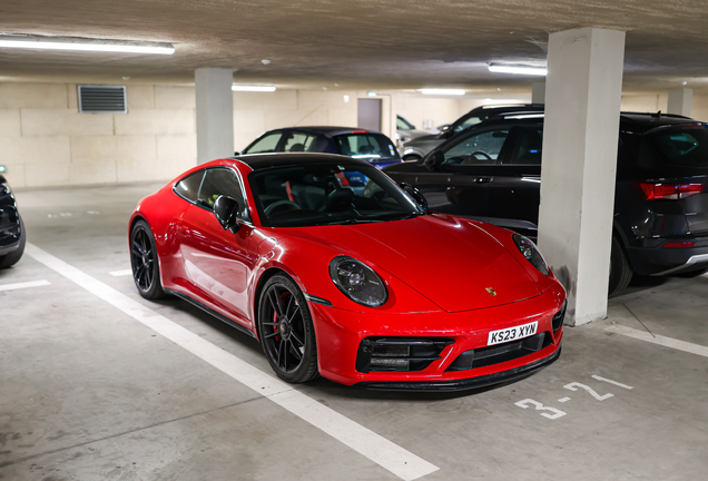 Porsche 992 Carrera 4 GTS