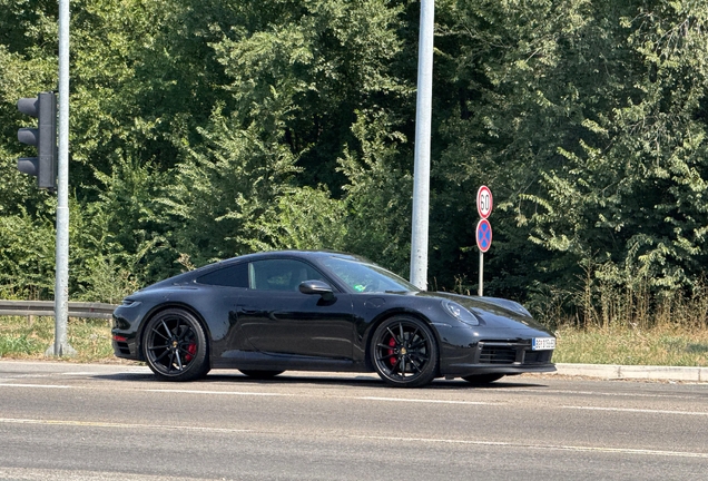 Porsche 992 Carrera 4S
