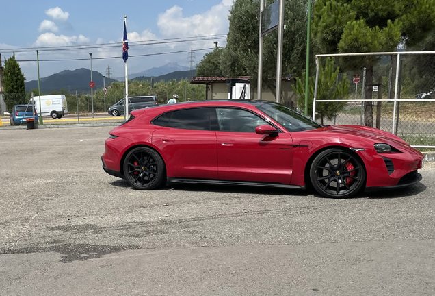 Porsche Taycan GTS Sport Turismo
