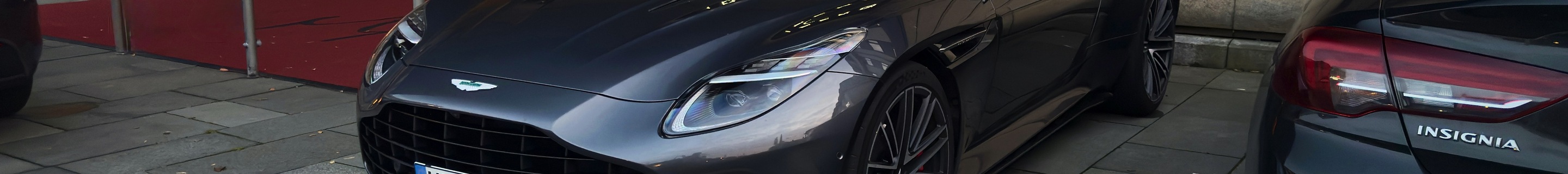 Aston Martin DB12