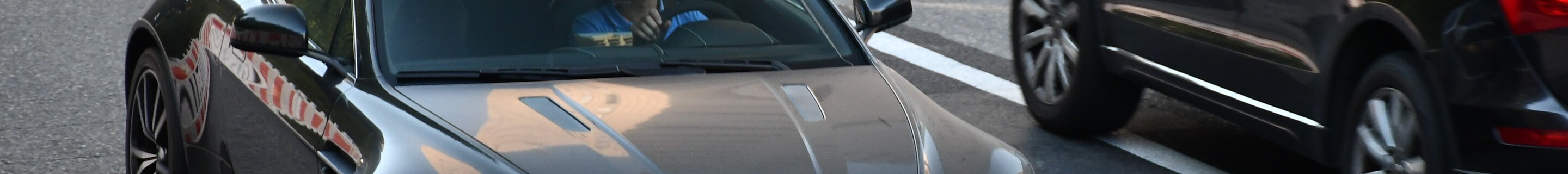 Aston Martin V8 Vantage S