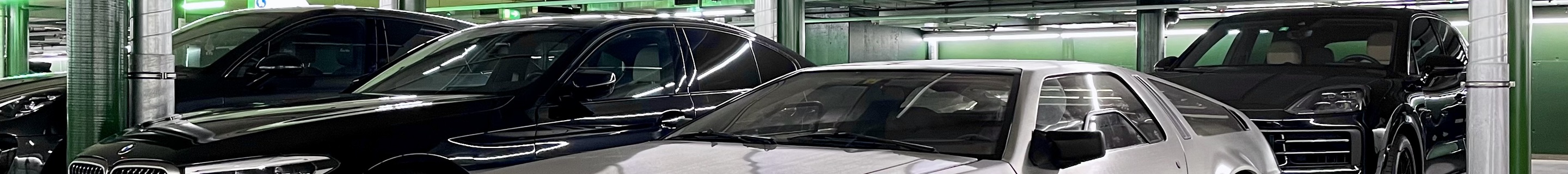 DeLorean DMC-12