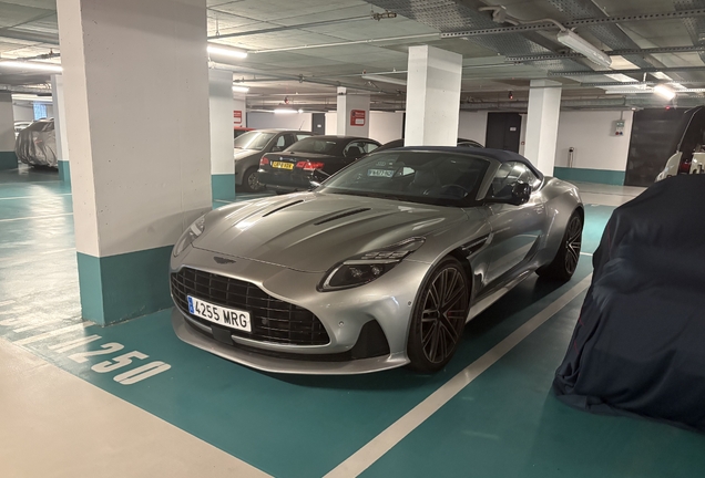 Aston Martin DB12 Volante