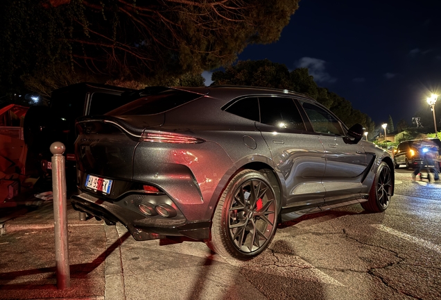 Aston Martin DBX707