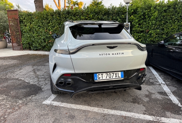 Aston Martin DBX707