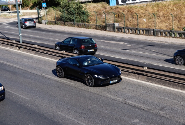 Aston Martin V8 Vantage 2018