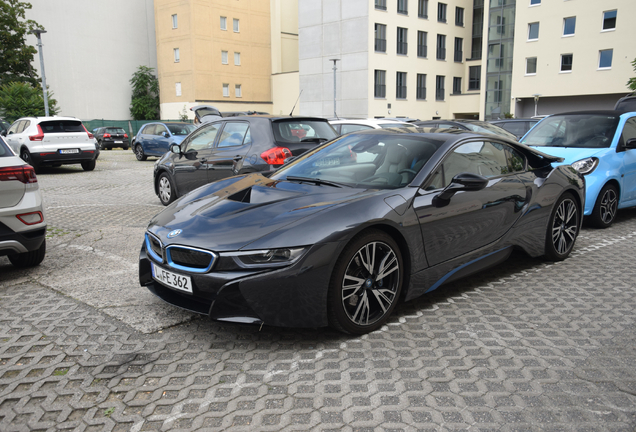 BMW i8
