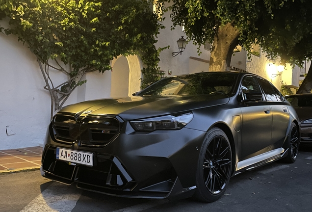 BMW M5 G90