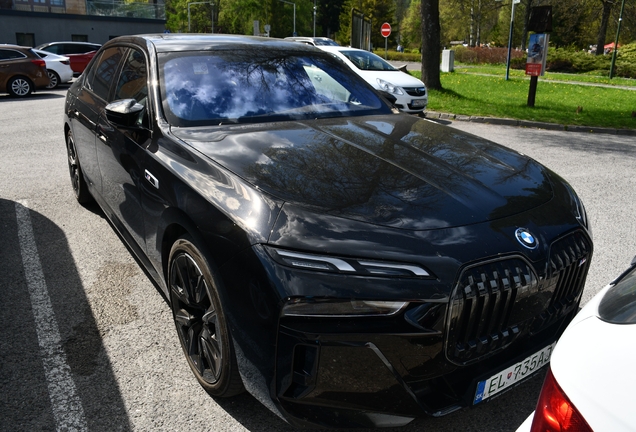 BMW M760e xDrive