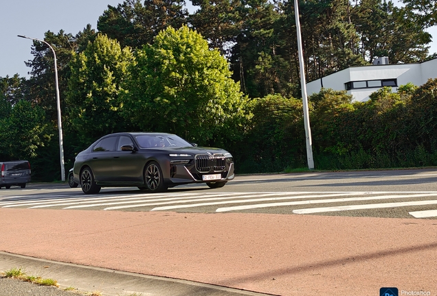 BMW M760e xDrive