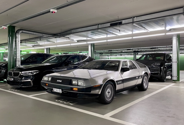 DeLorean DMC-12