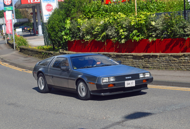 DeLorean DMC-12