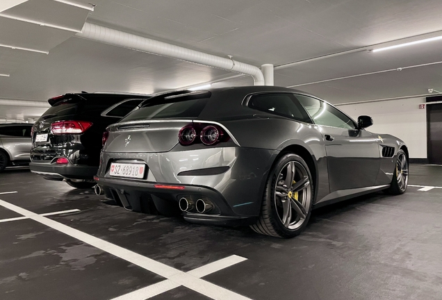 Ferrari GTC4Lusso