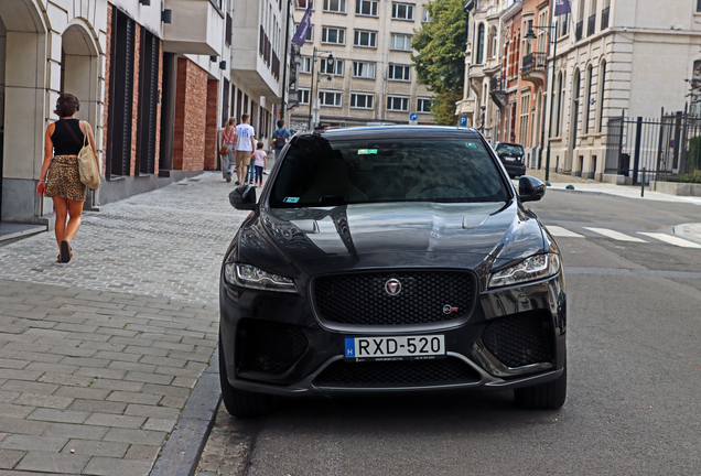 Jaguar F-PACE SVR