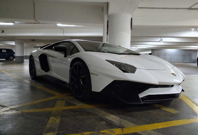 Lamborghini Aventador LP700-4