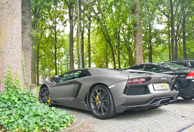Lamborghini Aventador LP700-4 Roadster