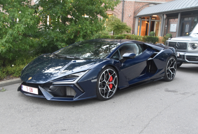 Lamborghini Revuelto