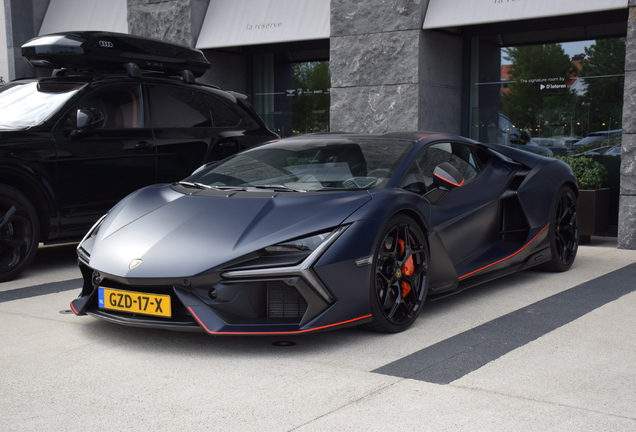 Lamborghini Revuelto