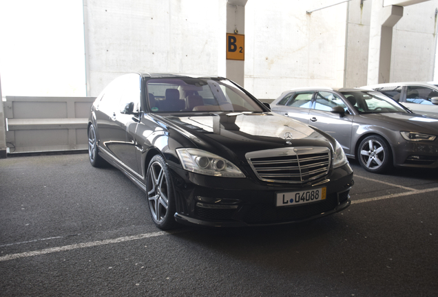 Mercedes-Benz S 65 AMG V221 2010