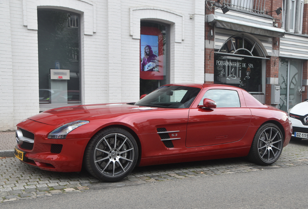 Mercedes-Benz SLS AMG