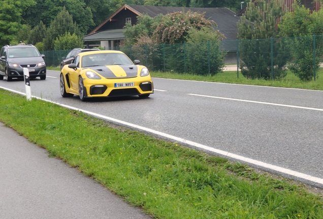 Porsche 718 Cayman GT4 RS Weissach Package