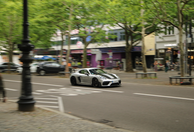Porsche 718 Cayman GT4 RS Weissach Package