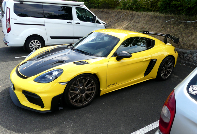 Porsche 718 Cayman GT4 RS Weissach Package