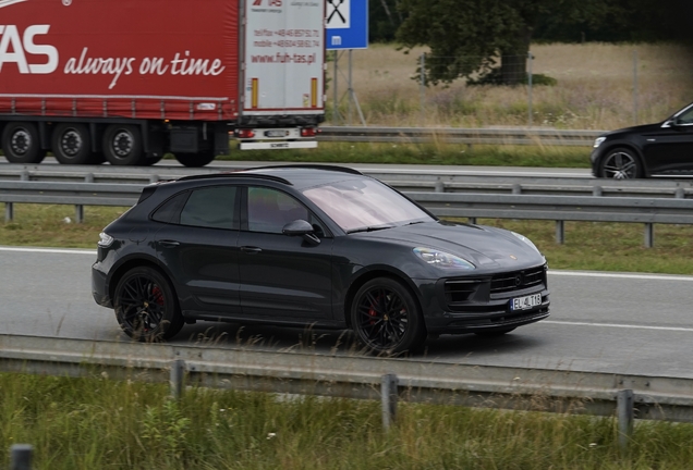 Porsche 95B Macan GTS MkIII