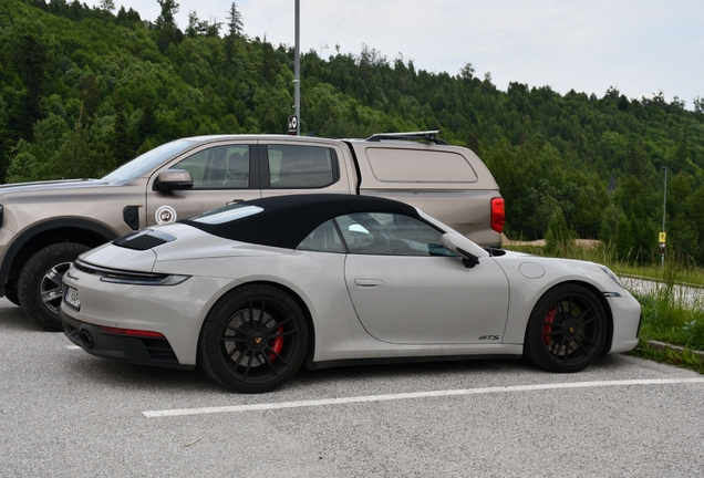 Porsche 992 Carrera 4 GTS Cabriolet