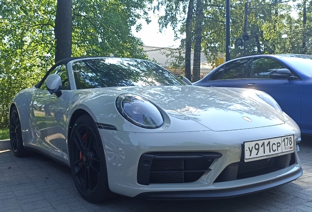 Porsche 992 Carrera 4 GTS Cabriolet