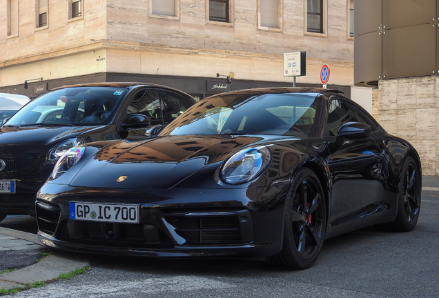 Porsche 992 Carrera 4S