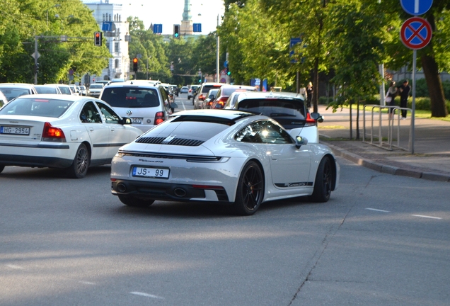 Porsche 992 Carrera GTS