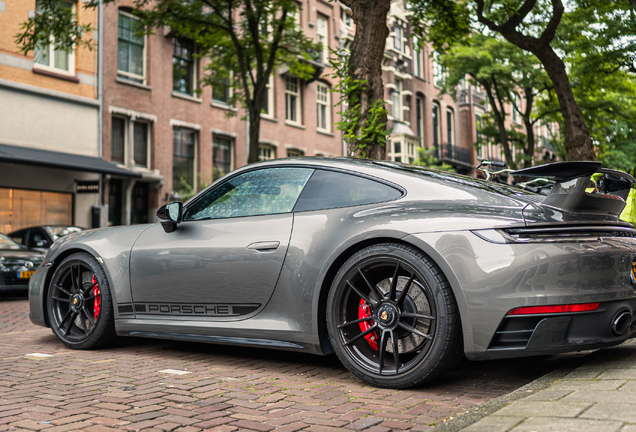 Porsche 992 Carrera GTS